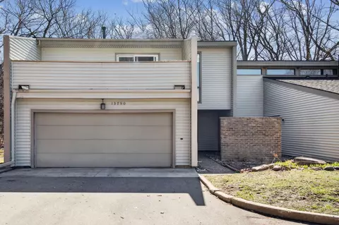 13790 Heywood Ct, Apple Valley, MN 55124