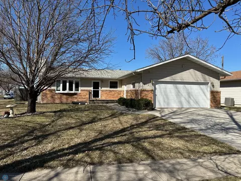 502 2nd Ave E, West Fargo, ND 58078