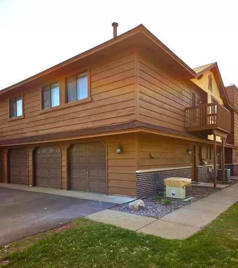 7 126th Ln NW, Coon Rapids, MN 55448