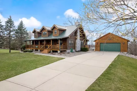 1764 Red Fox Dr, Red Wing, MN 55066