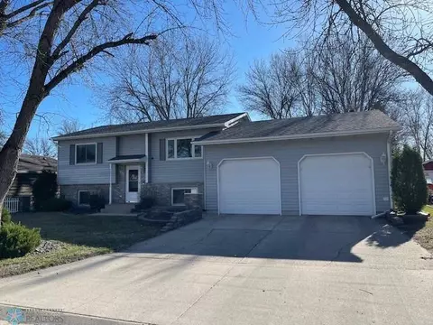 1492 13th St N, Wahpeton, ND 58075