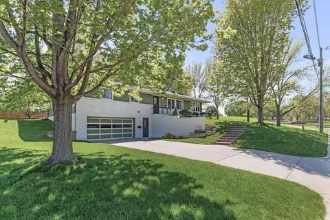 4829 W 60th St, Edina, MN 55424