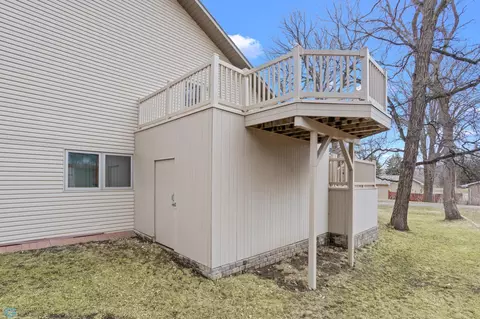 405 Edgewood Ct, Walhalla, ND 58282 photo 8