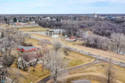 405 Edgewood Ct, Walhalla, ND 58282 photo 14