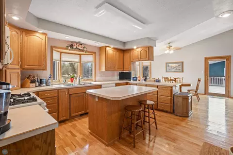 405 Edgewood Ct, Walhalla, ND 58282 photo 40