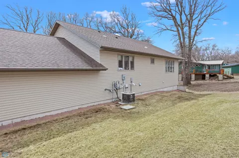 405 Edgewood Ct, Walhalla, ND 58282 photo 10