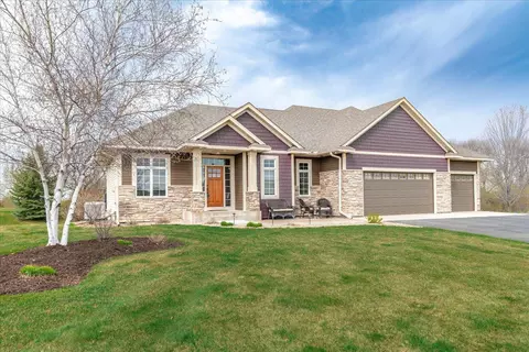 21852 Carrbridge Ct, Lakeville, MN 55044