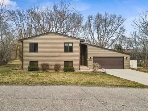 110107 Arboretum Way, Chaska, MN 55318