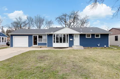 5352 Lakeside Ave N, Crystal, MN 55429