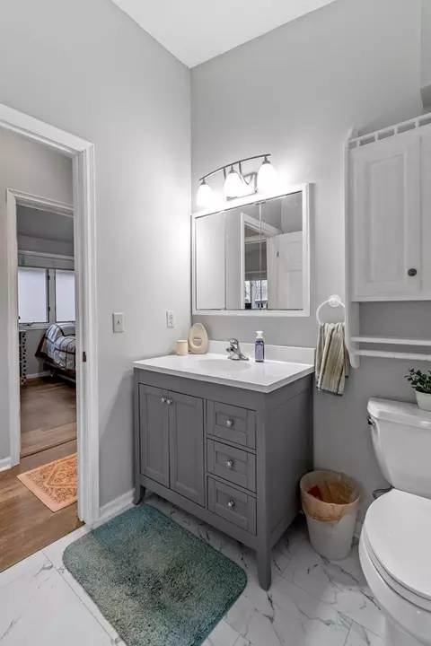 Bath - 2933 Dickens Ln, Mound, MN 55364 photo 1 of 4