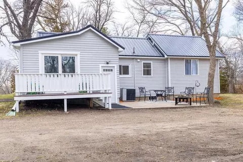 7880 County Road 40 NE, New London, MN 56273