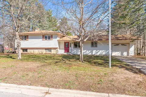 6640 Cedar St, North Branch, MN 55056