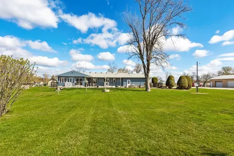 Exterior - 3200 180th St W, Faribault, MN 55021 photo 12 of 17