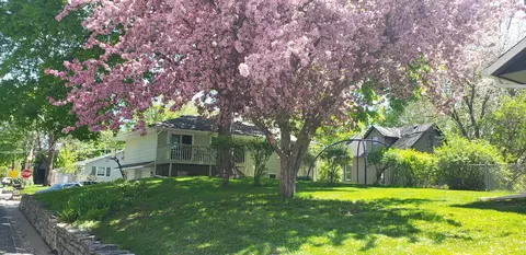 3213 Amhurst Ln, Mound, MN 55364
