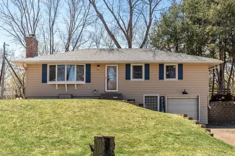 2560 Roth Pl, White Bear Township, MN 55110
