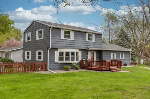 1719 34th St NW, Rochester, MN 55901