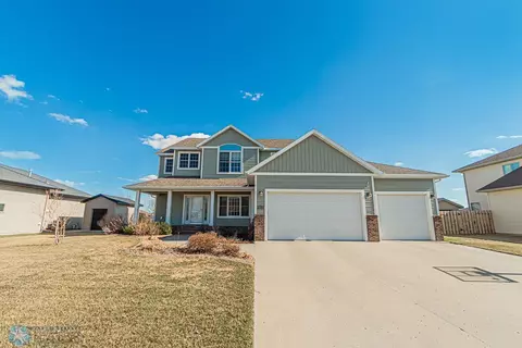 4776 Woodhaven St S, Fargo, ND 58104