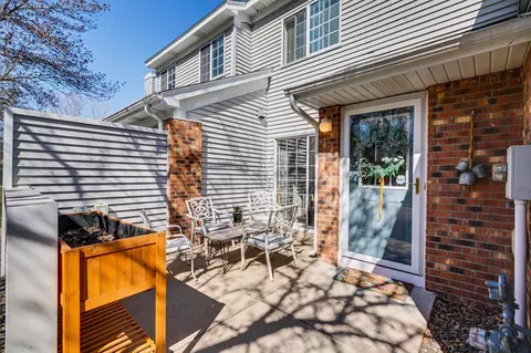3694 Big Linden Curv #110, White Bear Lake, MN 55110
