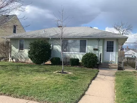 219 Poplar St E, South Saint Paul, MN 55075
