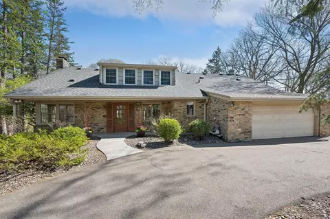 541 Turnpike Rd, Golden Valley, MN 55416