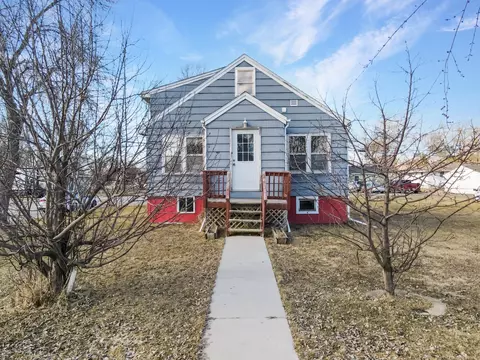 714 11th St, International Falls, MN 56649