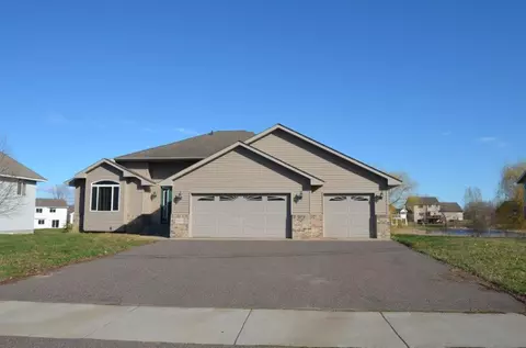 28615 Lakeside Trl, Lindstrom, MN 55045