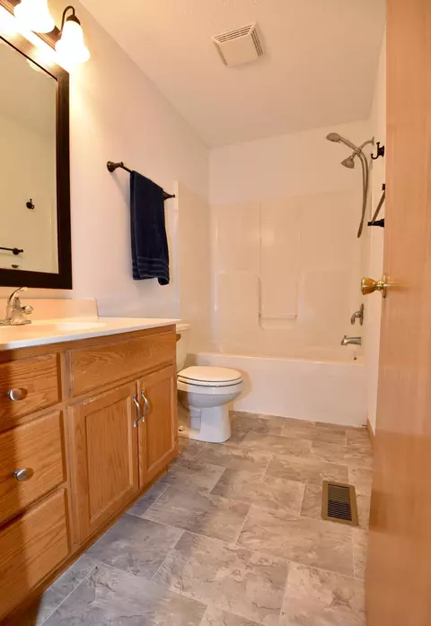 Bath - 7066 149th St, Milaca, MN 56353 photo 1 of 2