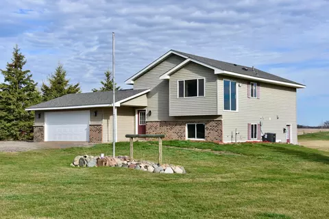 Exterior - 7066 149th St, Milaca, MN 56353 photo 3 of 10