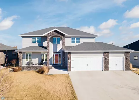 7212 14th St S, Fargo, ND 58104