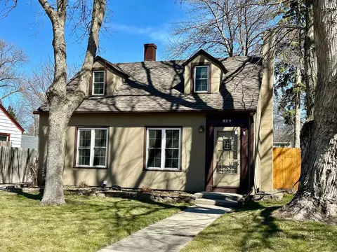 Exterior - 809 5th St SE, Willmar, MN 56201 photo 3 of 10