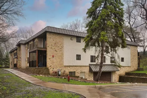 1725 Dellwood Ave #104, Roseville, MN 55113
