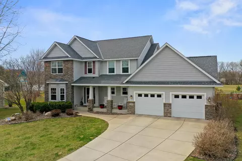 1513 Cannon Valley Dr, Northfield, MN 55057