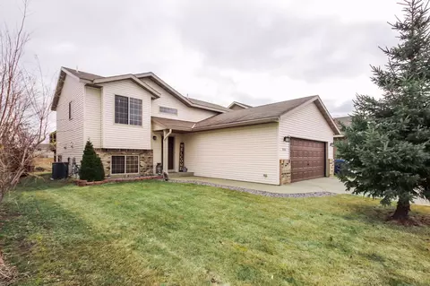 1150 Yellowstone Ave, Saint Cloud, MN 56303
