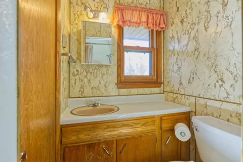 Bath - 420 16th St E, Glencoe, MN 55336 photo 1 of 4