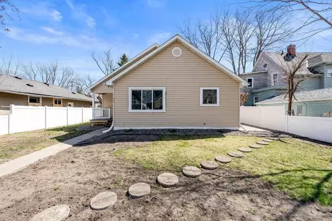 2541 17th Ave S, Minneapolis, MN 55404