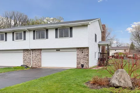 2310 Amberwood Dr, Woodbury, MN 55125