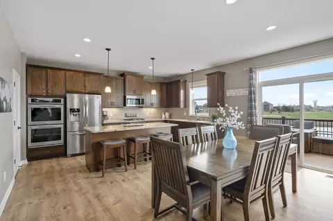 15245 Eagle Bay Way, Apple Valley, MN 55124 photo 5