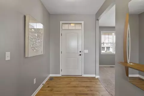 15245 Eagle Bay Way, Apple Valley, MN 55124 photo 4