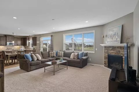 15245 Eagle Bay Way, Apple Valley, MN 55124 photo 13