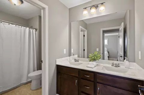 15245 Eagle Bay Way, Apple Valley, MN 55124 photo 25