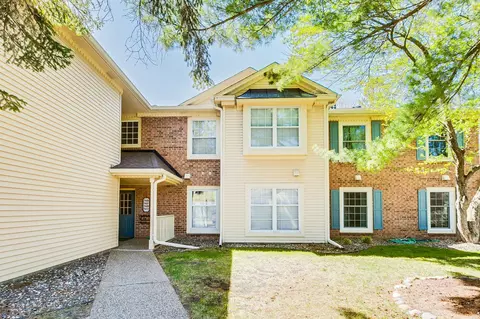 7405 W 110th St, Bloomington, MN 55438