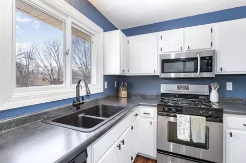 Kitchen - 2120 Cliffview Dr, Eagan, MN 55122 photo 1 of 5