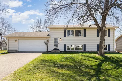2120 Cliffview Dr, Eagan, MN 55122