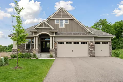 7335 Paisley Ct, Chanhassen, MN 55317