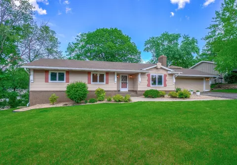 433 White Oak Dr, West Saint Paul, MN 55118