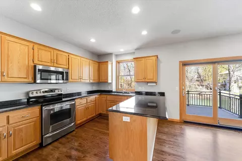 Kitchen - 4152 Cashell Gln, Eagan, MN 55122 photo 2 of 5