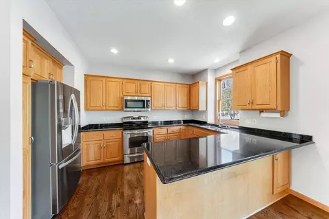 Kitchen - 4152 Cashell Gln, Eagan, MN 55122 photo 1 of 5
