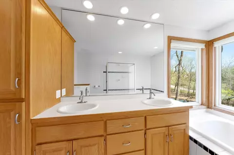 Bath - 4152 Cashell Gln, Eagan, MN 55122 photo 1 of 5