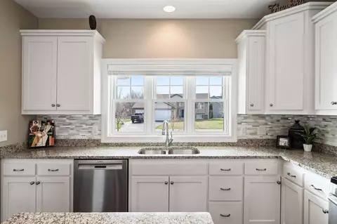 Kitchen - 706 Kalea Ct, Hanover, MN 55341 photo 4 of 6