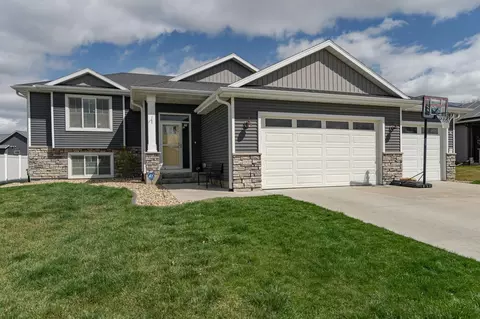 1929 Esther Ln SW, Rochester, MN 55902